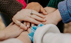 Kirche, Hände, Gemeinschaft